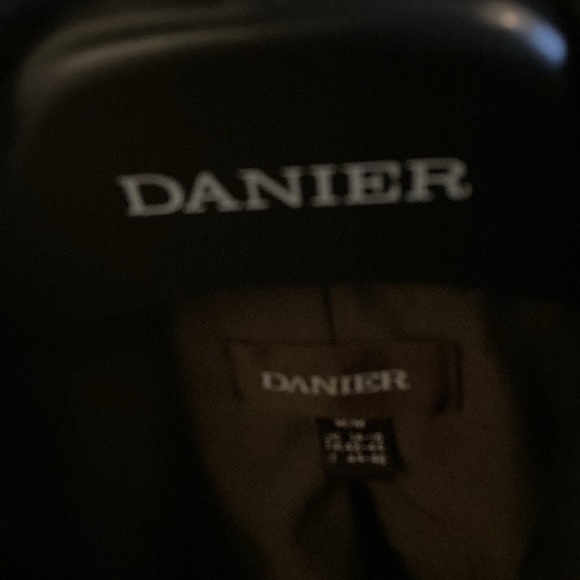 Danier Leather jacket beautiful soft leather dark brown size medium - Picture 8 of 11